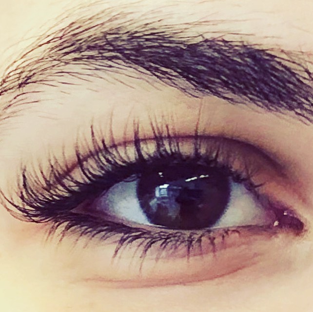 Classic Eyelash Ellipse Extensions